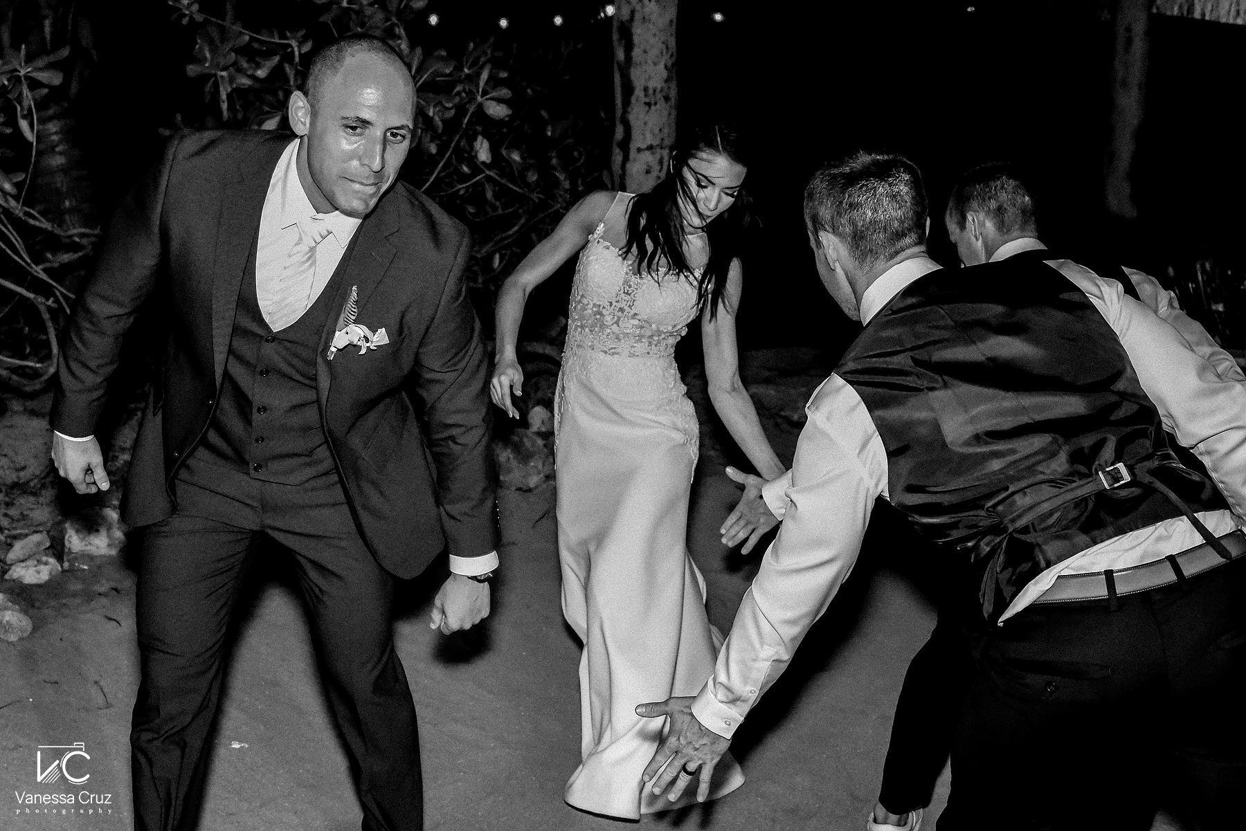 hi five mexico wedding 
